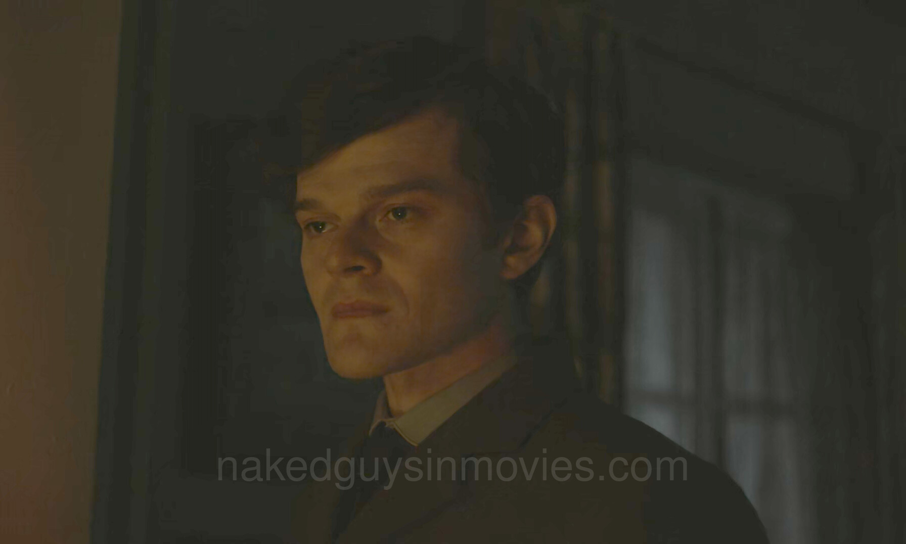 Robert Aramayo's face